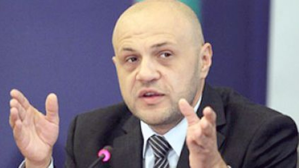 Дончев: И при нарушения в обществените поръчки парите остават в България