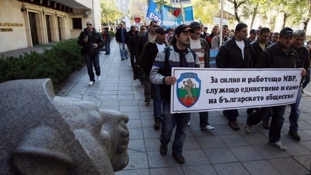 Няма да има увеличение на заплатите в МВР. Полицаите заплашват с нови протести