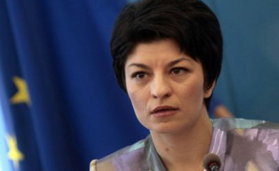 Атанасова: Здравеопазването получава 100 милиона по-малко в Бюджет 2013