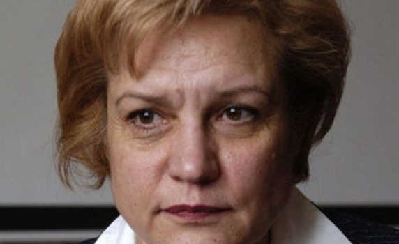 Менда Стоянова: Няма да има ефект &quot;буркан-банк&quot; от облагането на лихвите по депозитите