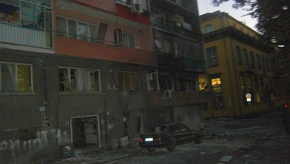 Взриви се трафопост в жилищен блок в Бургас, ранени са мъж и две деца