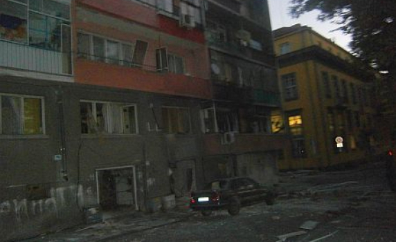 Взриви се трафопост в жилищен блок в Бургас, ранени са мъж и две деца