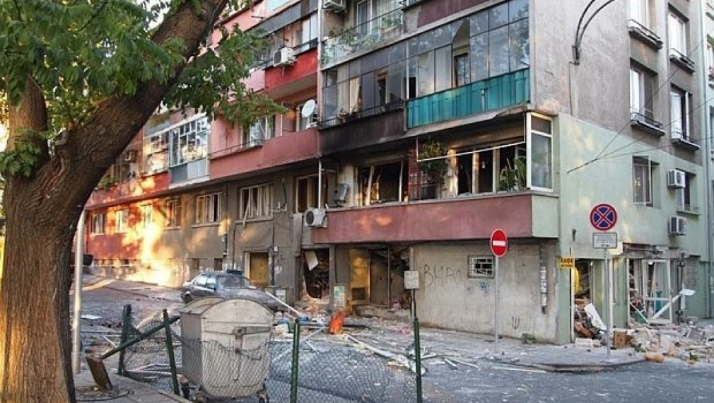 25 литра масло вместо 300 имало във взривилия се трафопост