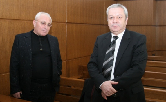 Митхат Табаков и Гюнай Сефер се отказаха от имунитета си заради обвинение в присвояване 