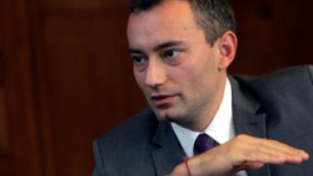 Младенов недоволен от Брюксел, защото &quot;събуждал слухове в обществото&quot;