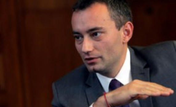 Младенов недоволен от Брюксел, защото &quot;събуждал слухове в обществото&quot;