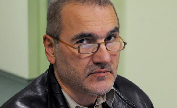 Иван Бакалов: Много вестници се държат като кучета на Бойко Борисов
