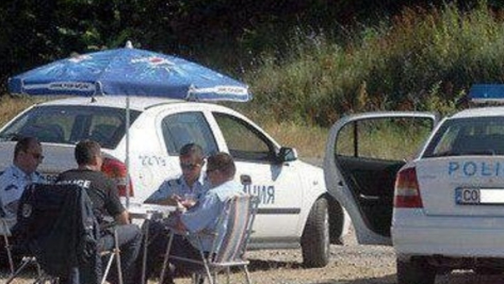 Антиполицейските групи в мрежата са „хейтърски”, заяви полицай