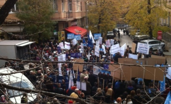 ГОРД и &quot;Свободен народ&quot; протестираха пред БНТ