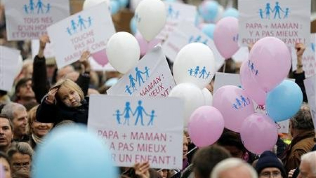 Демонстрации срещу гей браковете във Франция