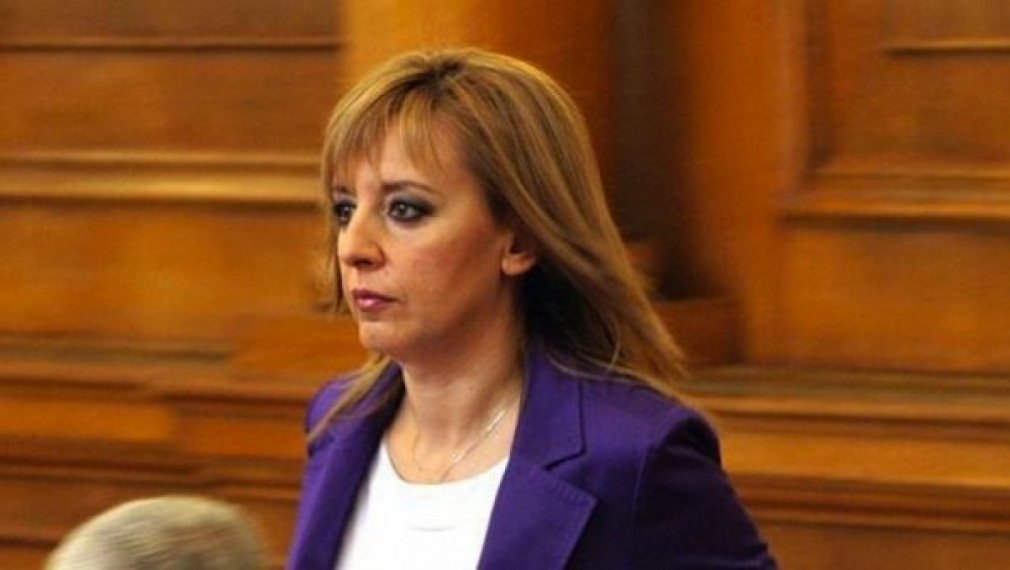 Мая Манолова се закани на ГЕРБ: Следващото правителство ще се занимава с вас