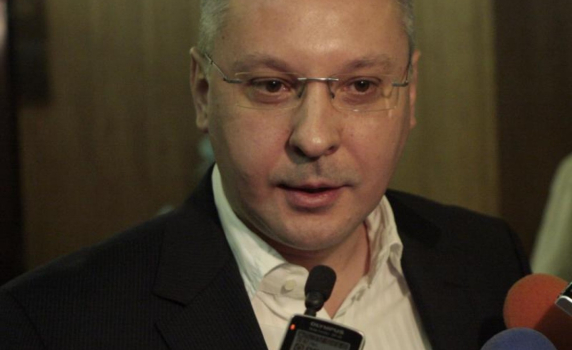 Станишев: Борисов, Цветанов и Фидосова направиха държавата за посмешище