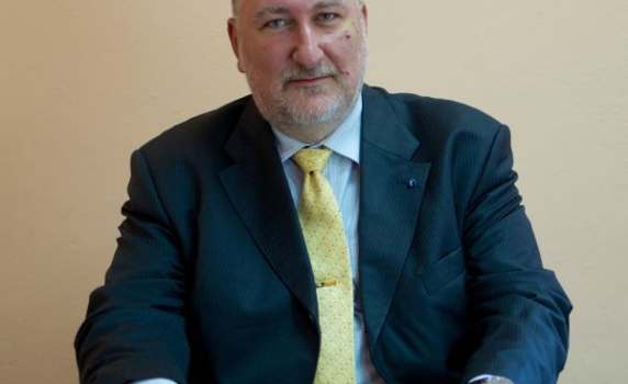 Иван Стамболов: ГЕРБ и БСП ще решават за „Белене”. Референдумът е подигравка с хората. 