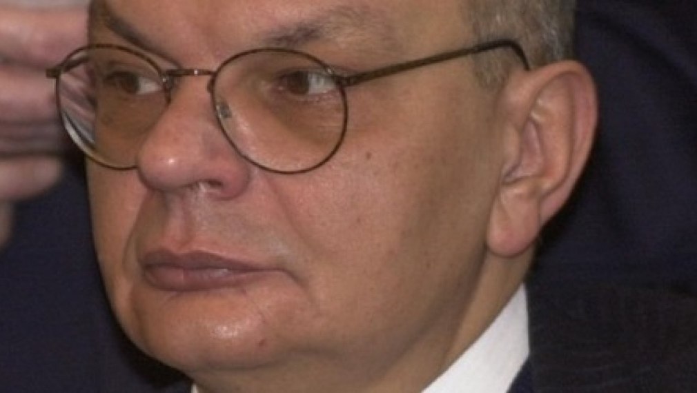 "Награждават" проф. Танчев за провалената клетва на Марковска, пращат го посланик в Казахстан "Награждават" проф. Танчев за провалената клетва на Марковска, пращат го посланик в Казахстан