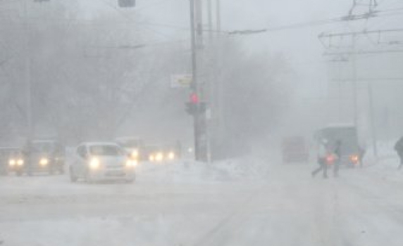 Близо 100 села без ток, в 13 области оранжев код заради снега