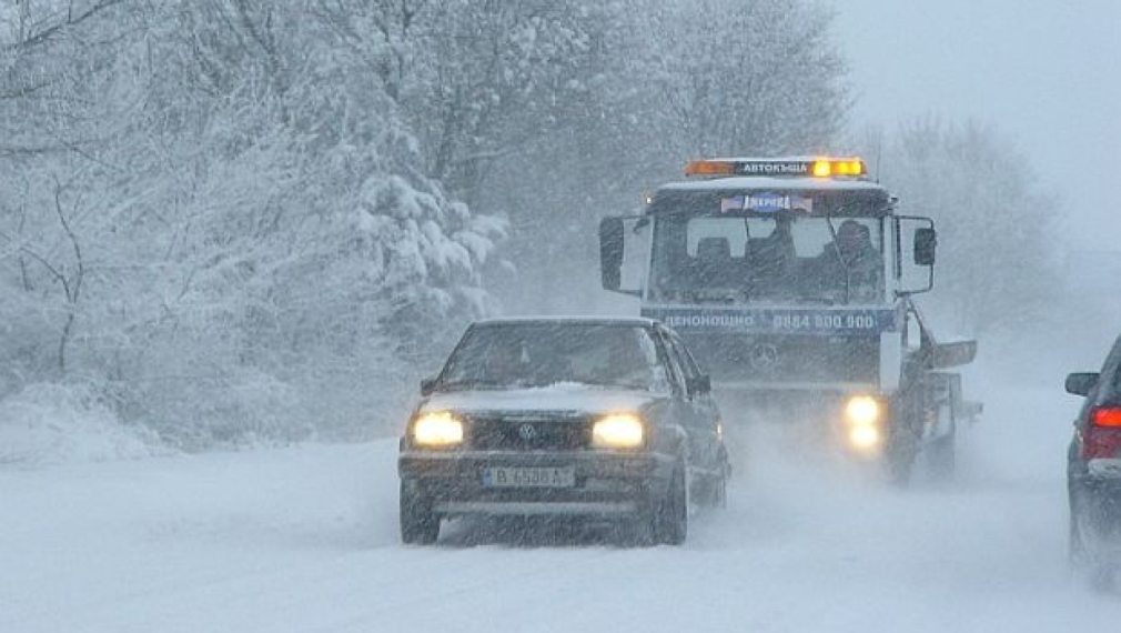 Министър Павлова: Основните пътища в страната ще бъдат отворени до 14.00 часа