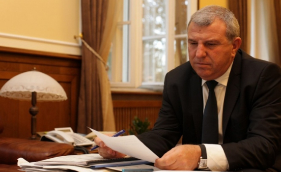 Чужденците смятат земята ни за непривлекателна, смята Греков