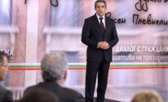 Защо никой не пита има ли съпоставимост между приходите и разходите на Плевнелиев