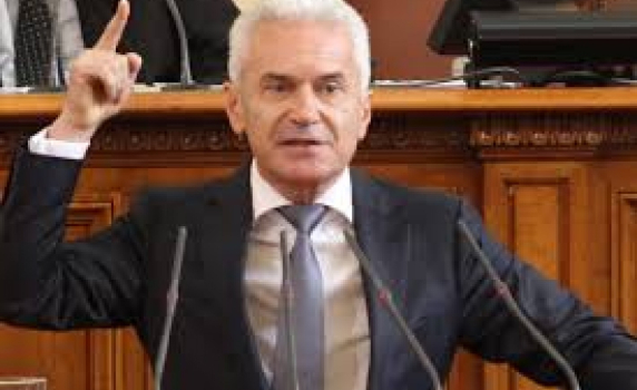 Скандали в парламента, Сидеров иска оставката на Кристалина Георгиева  
