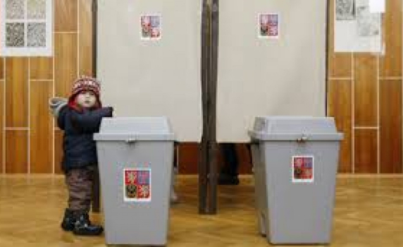 Социалисти и комунисти спечелиха предсрочните избори в Чехия