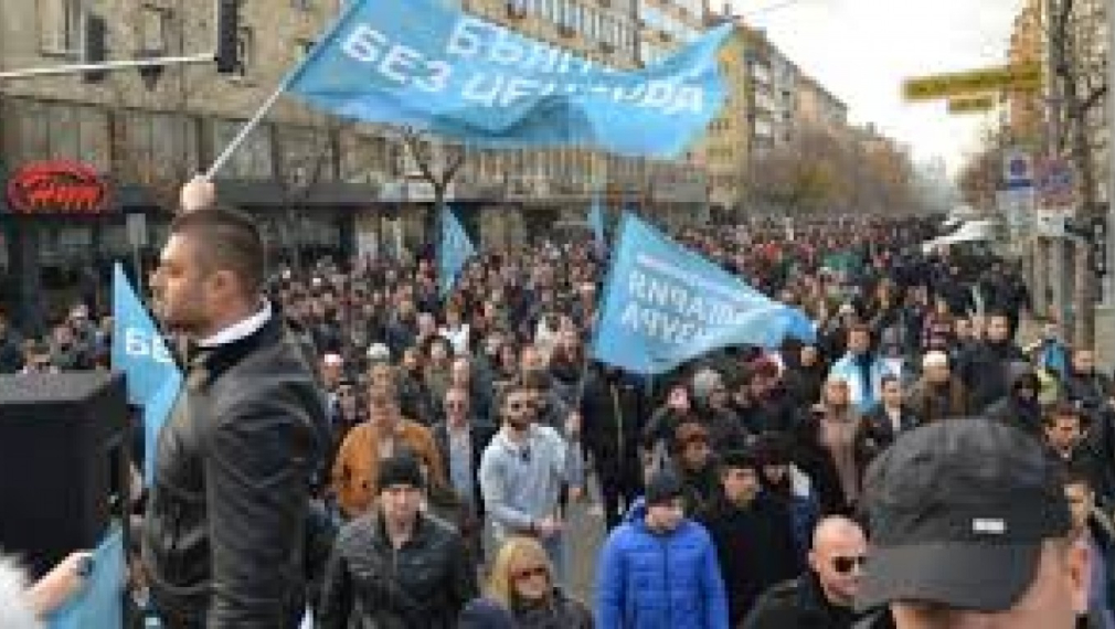 БСП и ГЕРБ единни: Посланията на Николай Бареков са пълен популизъм