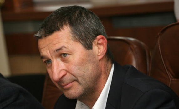 В. Каролев: Чакайте по-ниски лихви по кредитите