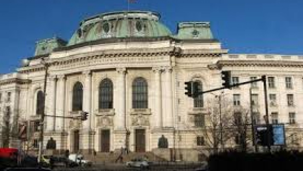Повече от 243 000 младежи празнуват 8 декември