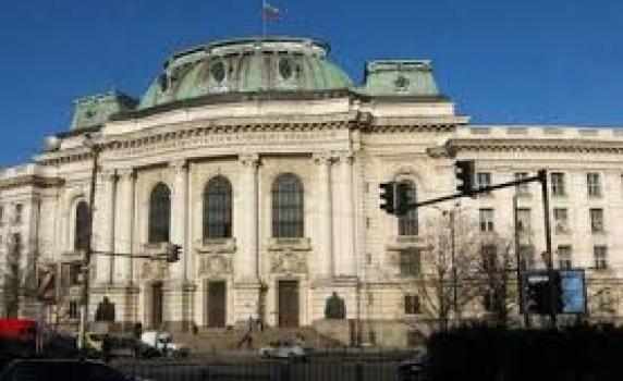 Повече от 243 000 младежи празнуват 8 декември