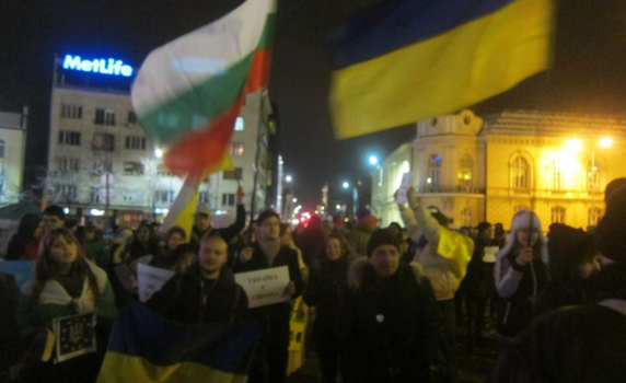 Най-краткият съвет към украинците - гледайте българските протестъри и не правете като тях.