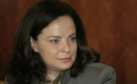 Андреева: В БСП не са разочаровани, че забраната за пушене остана