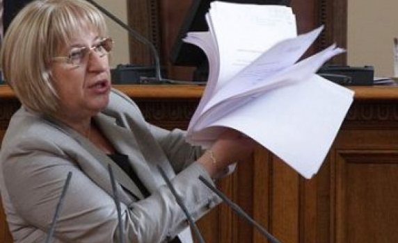 Цачева, а не Цветанов ще замества Борисов в ПГ на ГЕРБ