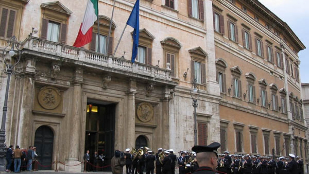 Италия спира държавните субсидии за партиите