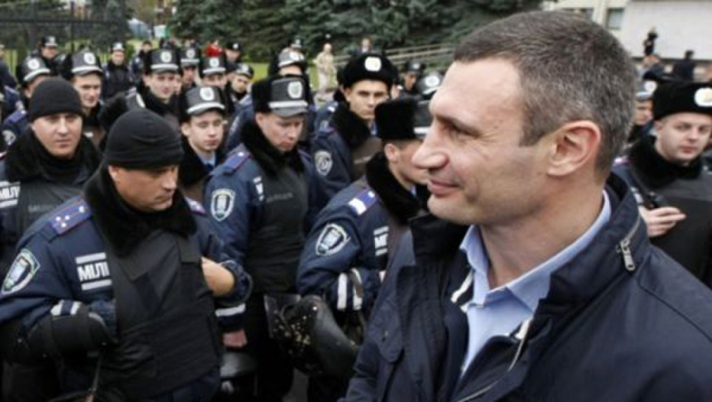 Виталий Кличко се отказа от световната титла, посвещава се на политиката