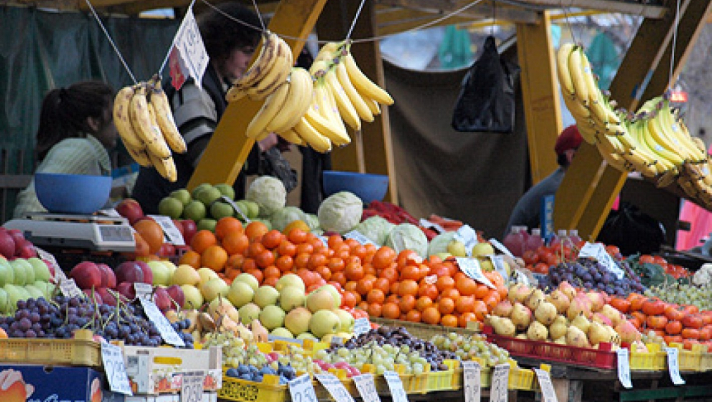 Спад в цените на плодовете и лекарствата отчита НСИ