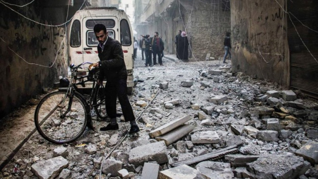 Въздушни удари на сирийската армия убиха 25, раниха десетки