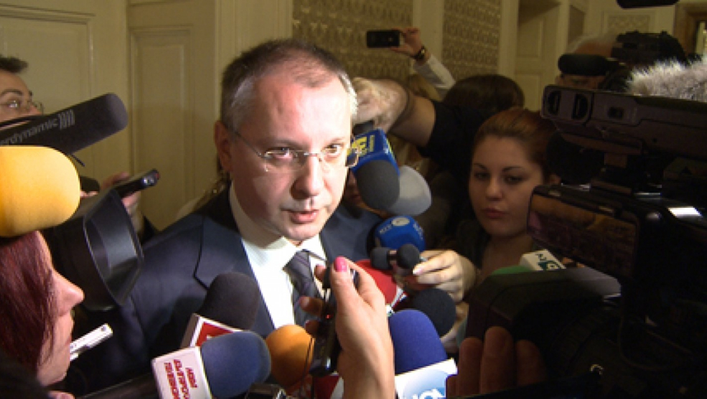 Станишев: Не е вярно, че аз и Пеевски управляваме държавата