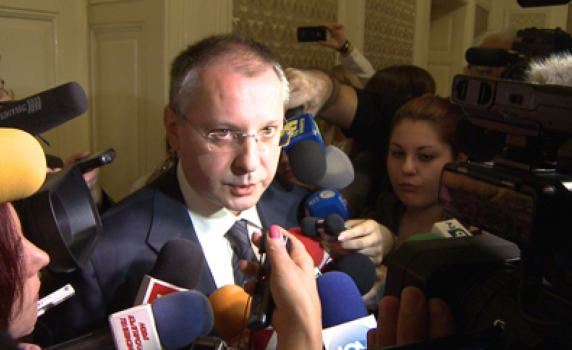 Станишев: Не е вярно, че аз и Пеевски управляваме държавата
