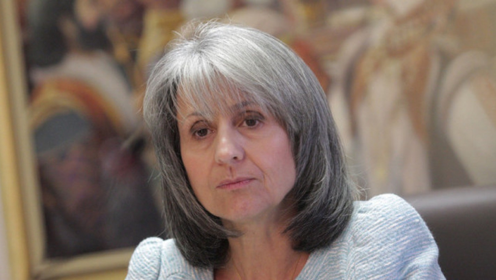 Маргарита Попова се разграничи от президента за нова конституция Маргарита Попова се разграничи от президента за нова конституция