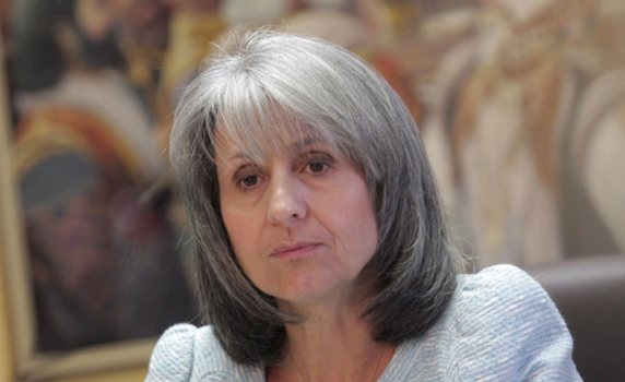 Маргарита Попова се разграничи от президента за нова конституция