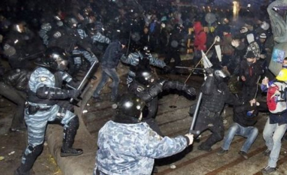 Опозицията на среща с Янукович, възможно е въвеждането на извънредно положение