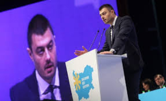 Уви, Бареков има шанс. Искащите оставка има от какво да се поучат