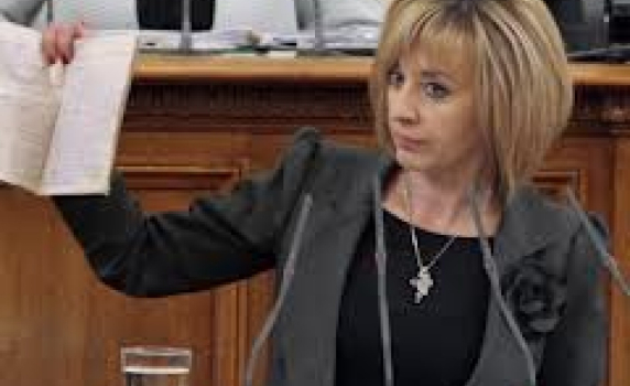 Комисията &quot;Манолова&quot; отхвърли задължителното и мажоритарното гласуване