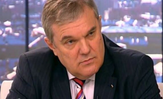 Румен Петков: Пеевски унищожи Цветанов