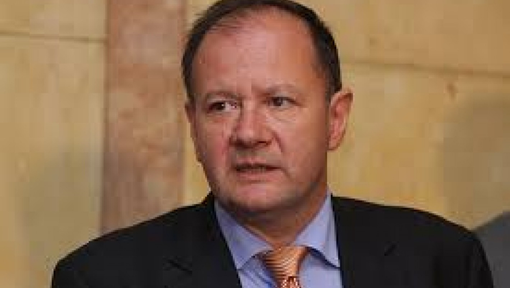 Миков: Предизборна агитация и на чужд език, но с превод на български Миков: Предизборна агитация и на чужд език, но с превод на български