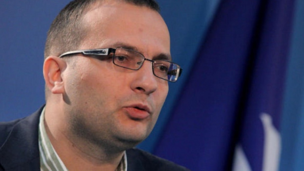 М. Димитров БСП и ДПС са в синхрон, само за пред хората правят шоу М. Димитров БСП и ДПС са в синхрон, само за пред хората правят шоу