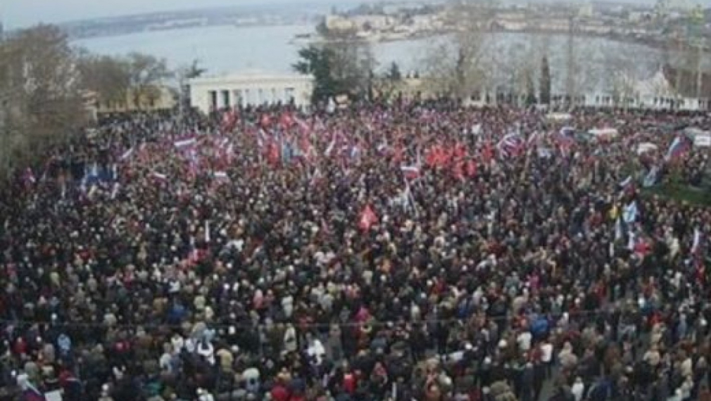 Крим и Севастопол поискаха автономия, Украйна пред разцепване Крим и Севастопол поискаха автономия, Украйна пред разцепване
