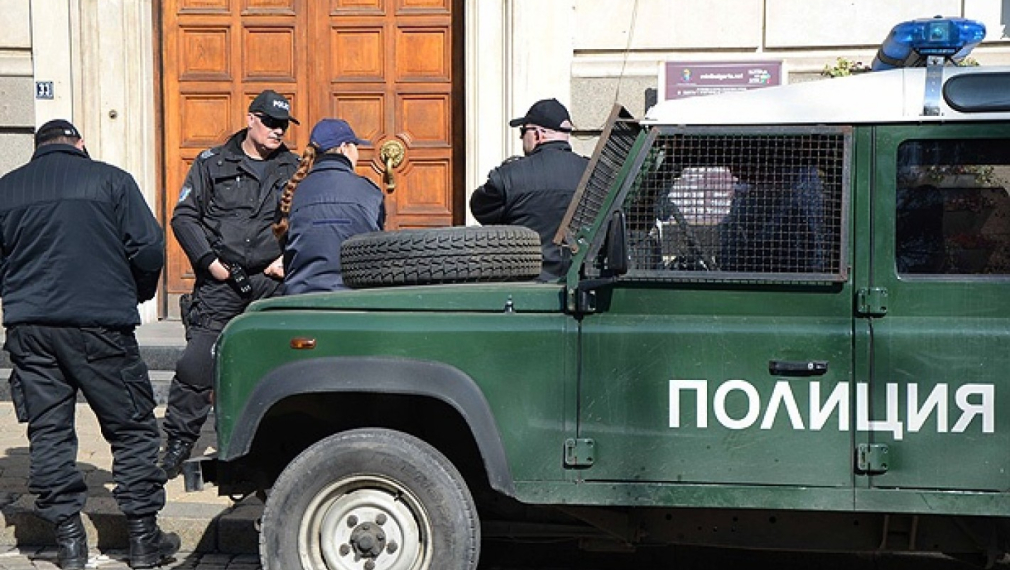 Цял ден прокурори проверяваха документацията на бивш кмет в Столичната община Цял ден прокурори проверяваха документацията на бивш кмет в Столичната община