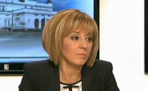 Манолова: Президентското вето на Изборния кодекс е с беззъби и слаби мотиви