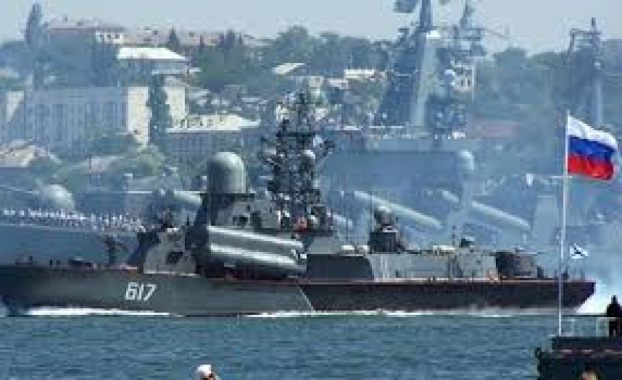 Руски военнодесантен кораб влезе в украинското пристанище Феодосия