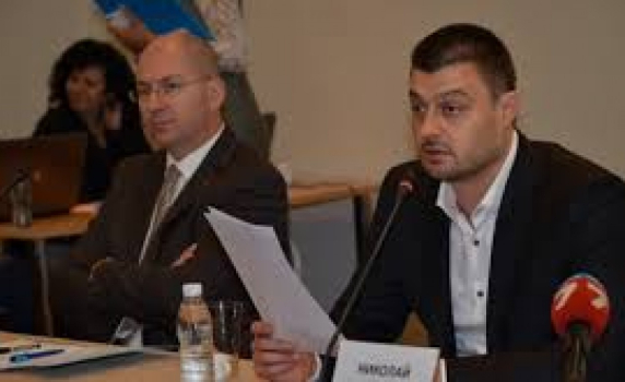 &quot;България без цензура&quot; събира подписи в НС за проверка на Плевнелиев